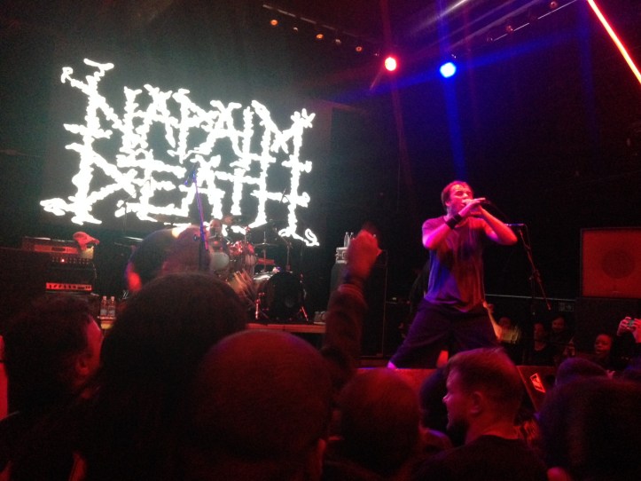 Napalm Death no palco do Clash Club, em São Paulo