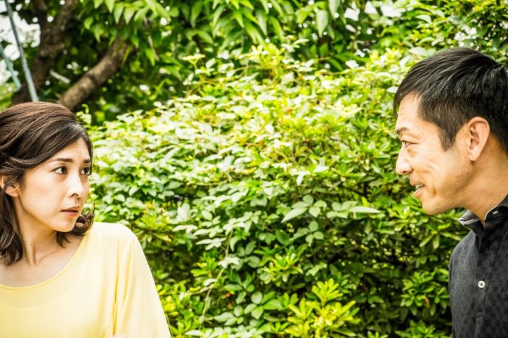 Yasuko (a atriz Yûko Takeuchi) contracena com Nishino (Teruyuki Kagawa) em "Creepy"